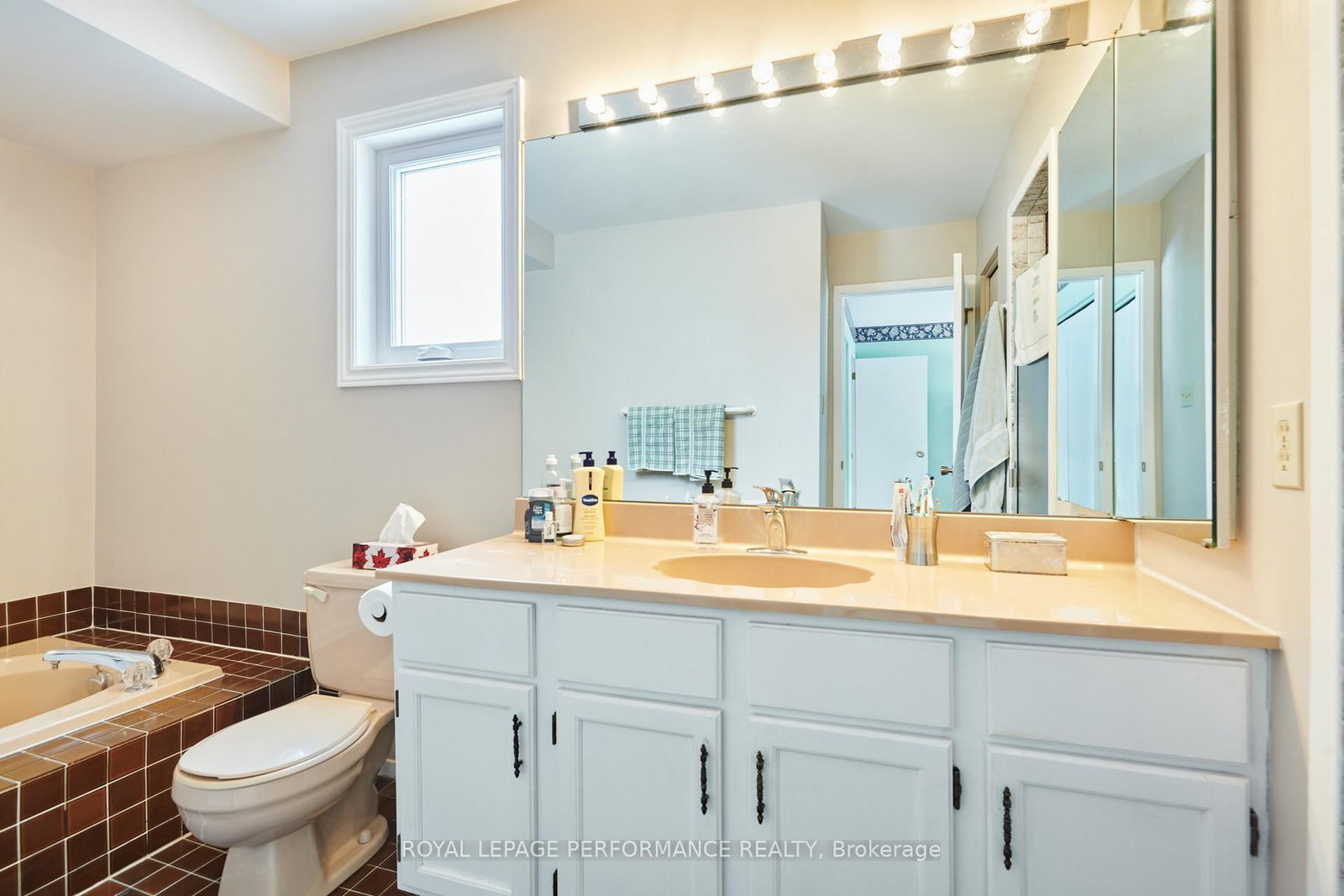 43 Waterview Court • Ottawa, ON photo 24