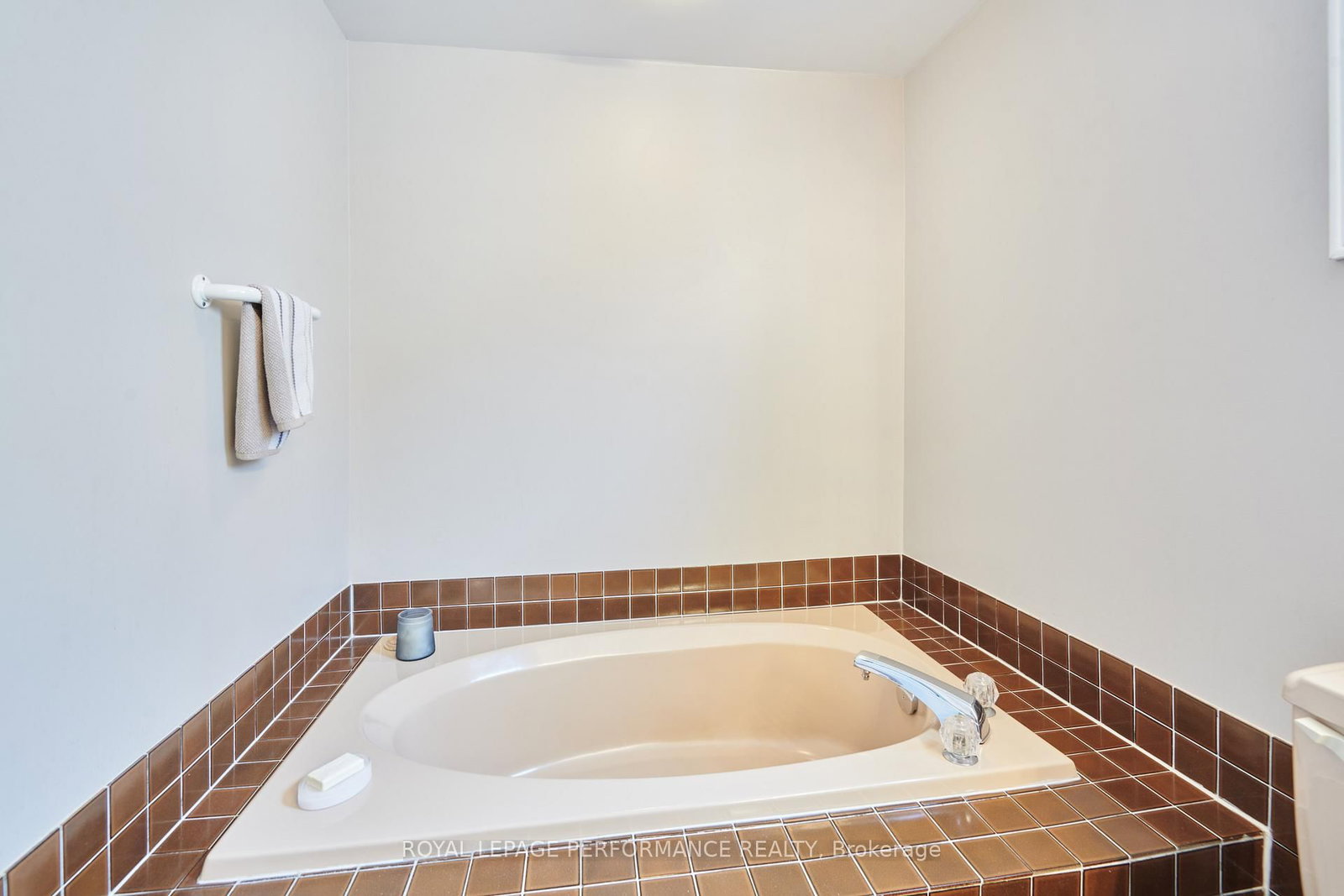 43 Waterview Court • Ottawa, ON photo 25
