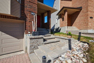43 Waterview Court • Ottawa, ON photo 3