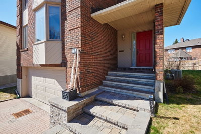 43 Waterview Court • Ottawa, ON photo 4