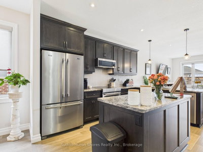 404 Devonshire Road • Saugeen Shores, ON photo 9