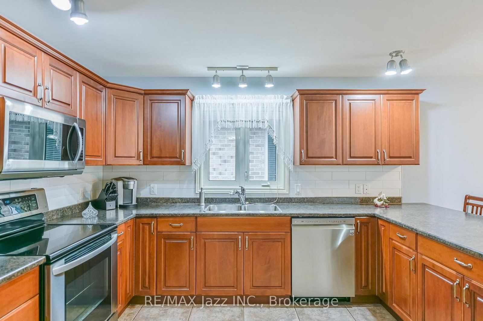 33 Ashwood Crescent • Greater Napanee, ON photo 14