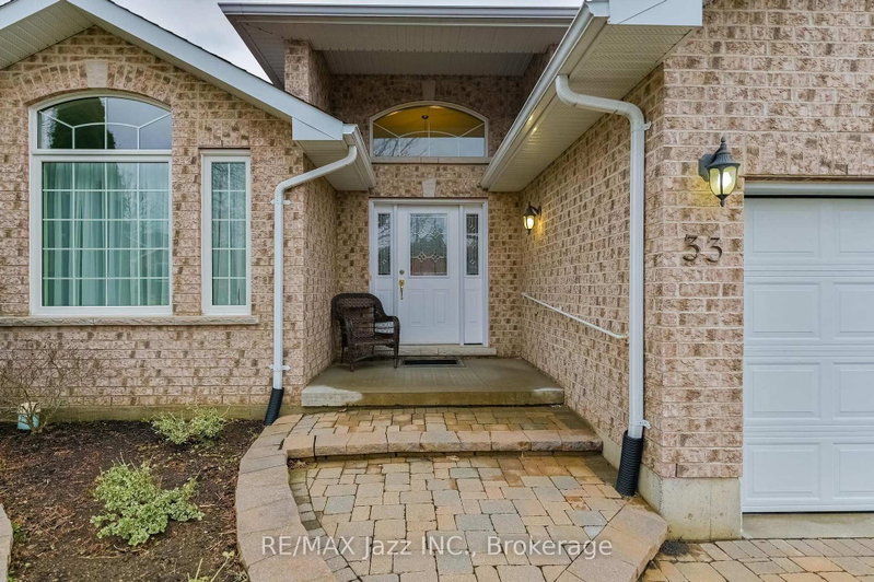 33 Ashwood Crescent