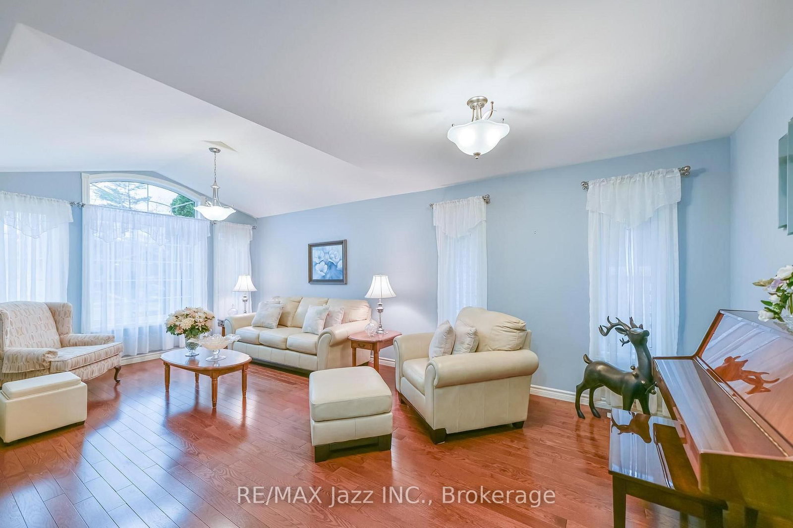 33 Ashwood Crescent • Greater Napanee, ON photo 4