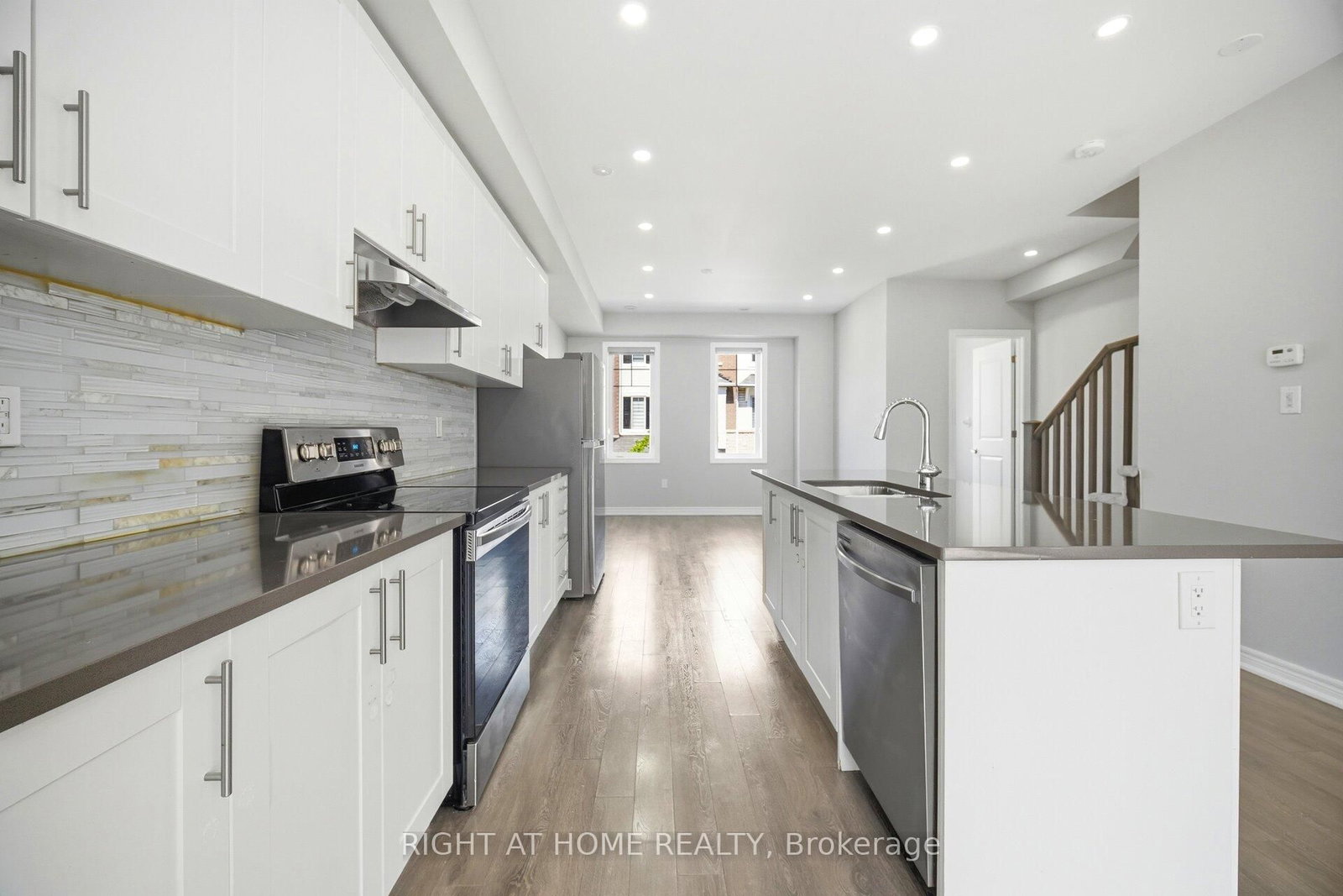 8 Rapids Lane • Hamilton, ON photo 10