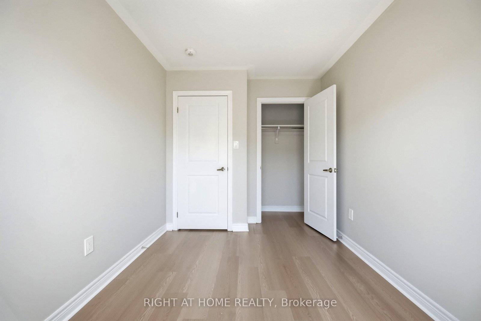 8 Rapids Lane • Hamilton, ON photo 29
