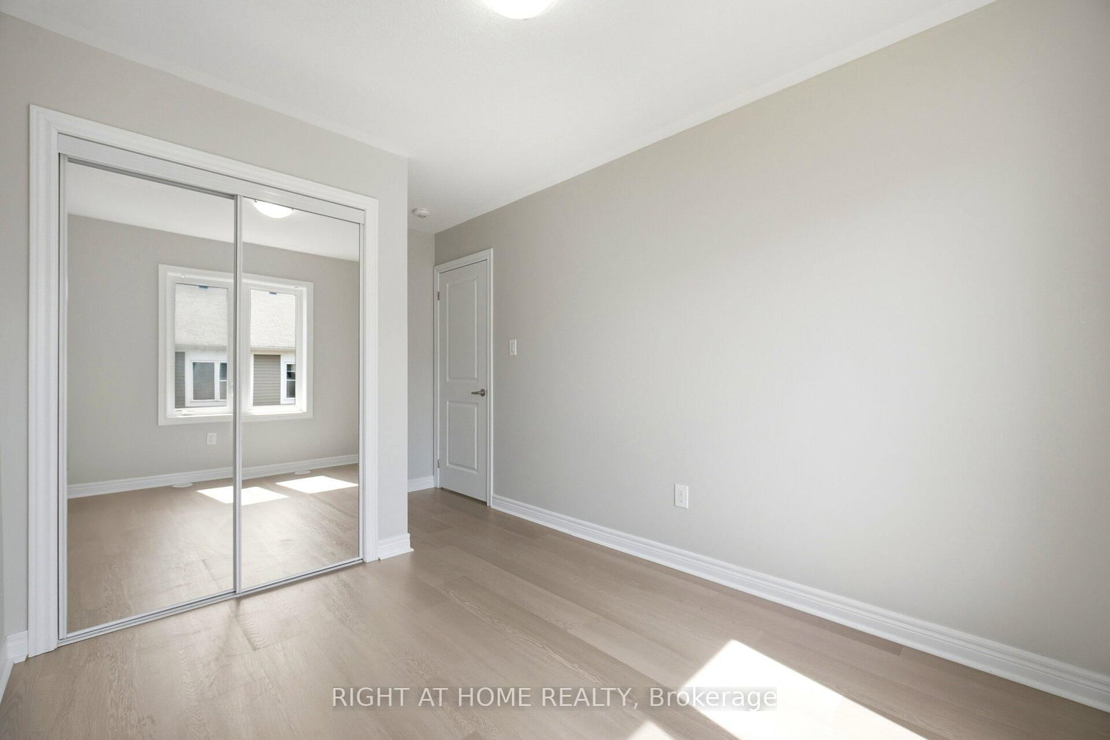 8 Rapids Lane • Hamilton, ON photo 31