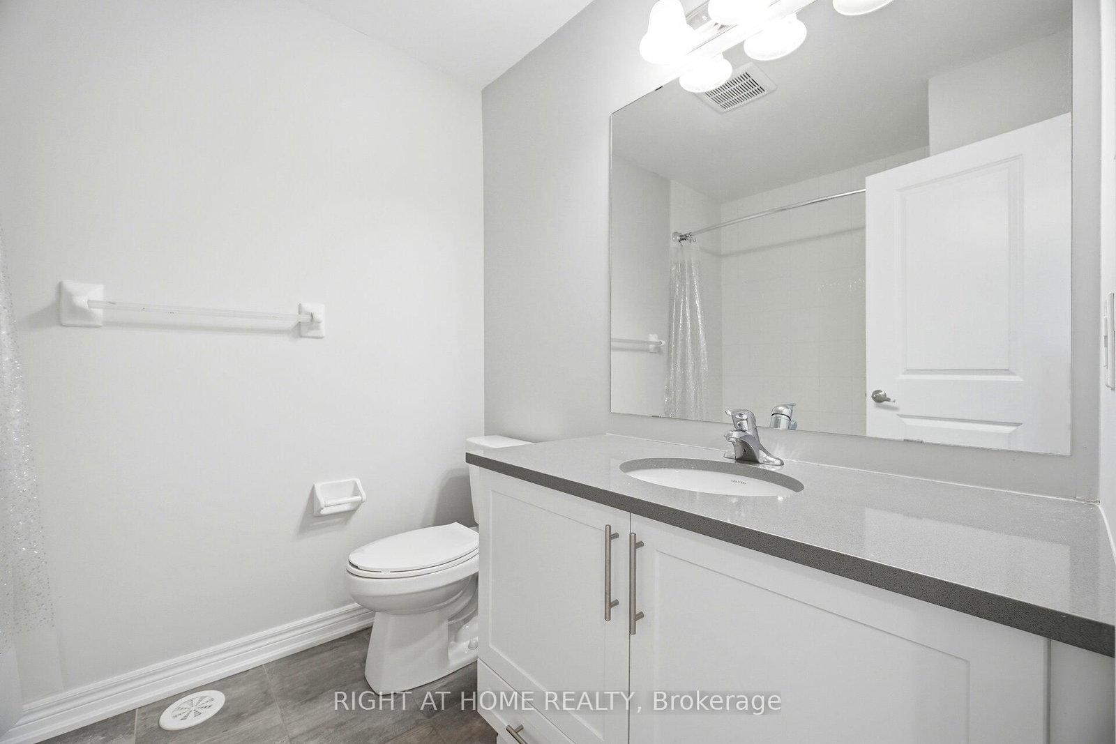 8 Rapids Lane • Hamilton, ON photo 32