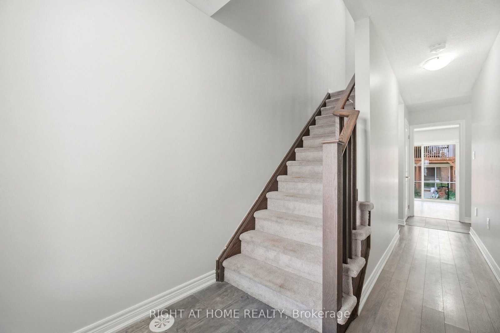 8 Rapids Lane • Hamilton, ON photo 35