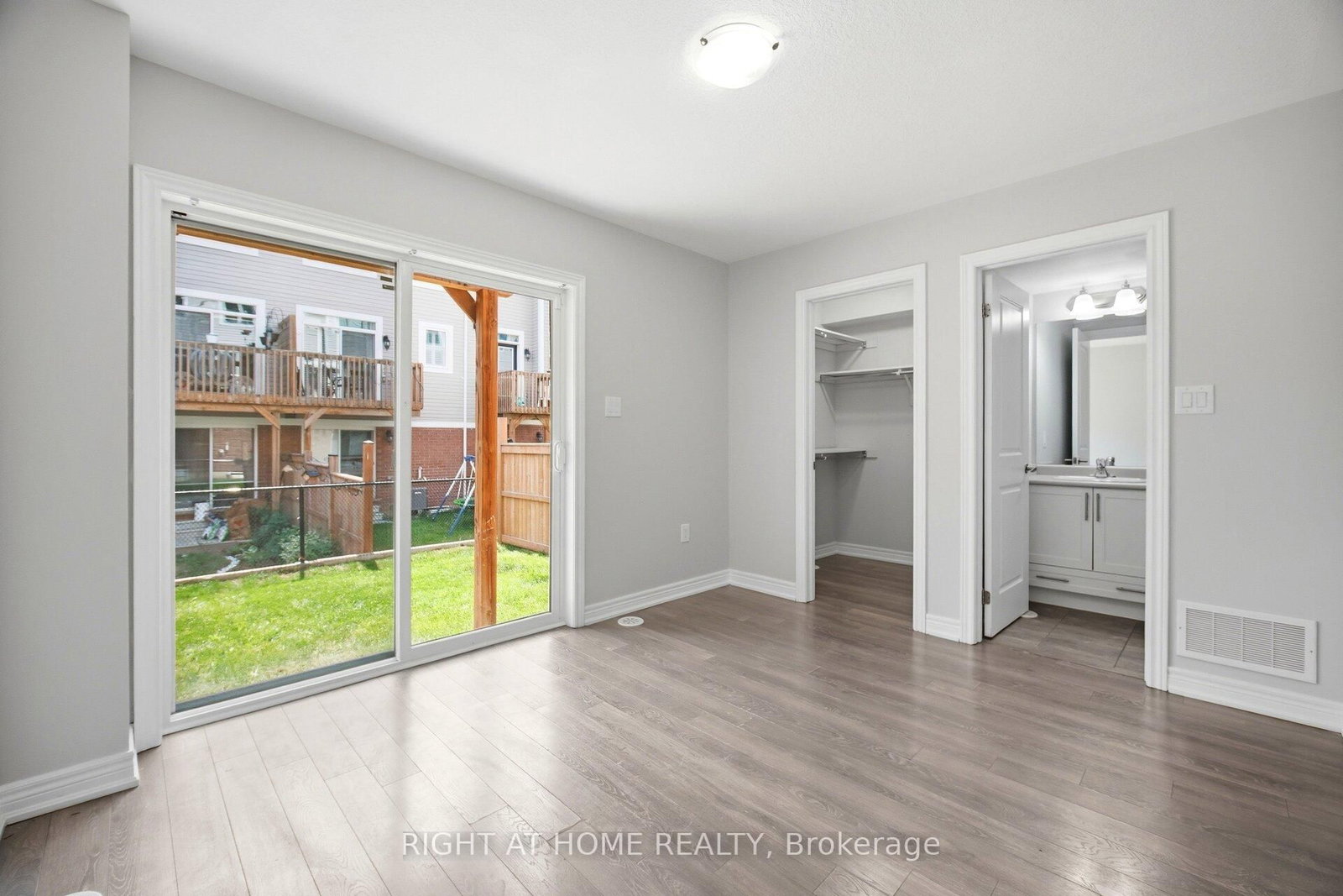 8 Rapids Lane • Hamilton, ON photo 36