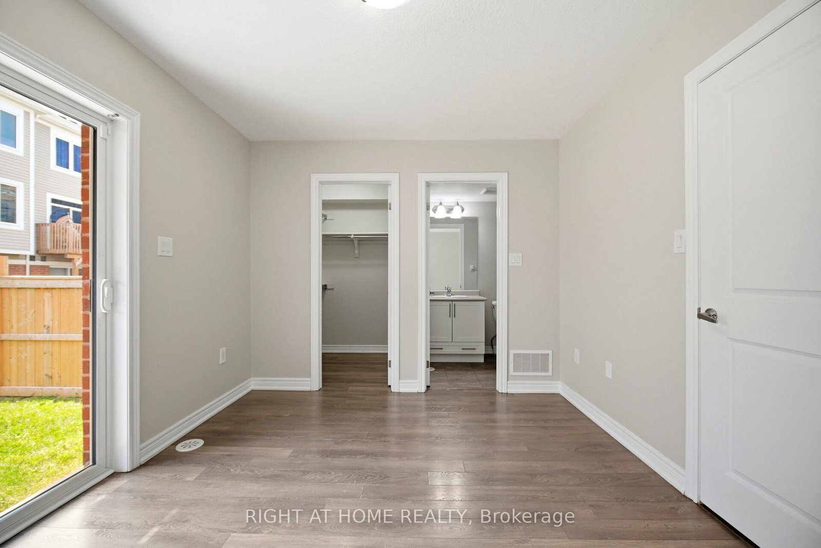 8 Rapids Lane • Hamilton, ON photo 38