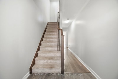 8 Rapids Lane • Hamilton, ON photo 4