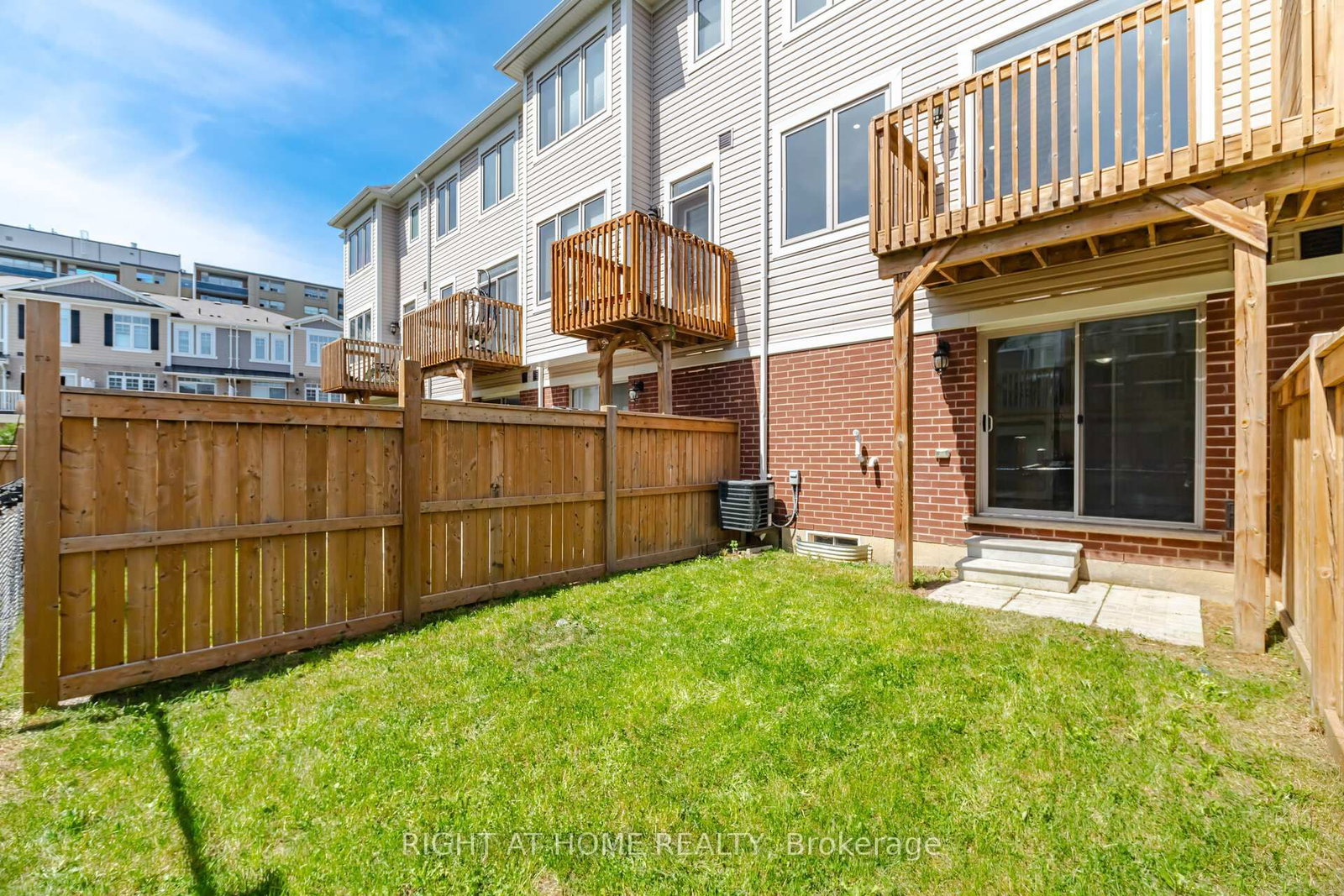 8 Rapids Lane • Hamilton, ON photo 49