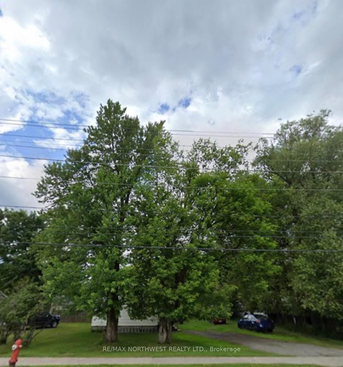 210 Sixth St E • Fort Frances, ON photo 1