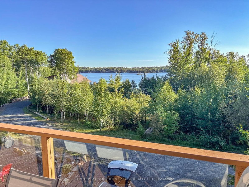 25 Royal Lake