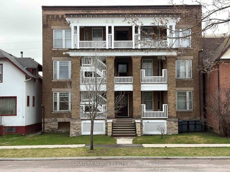 230 Brodie Street N