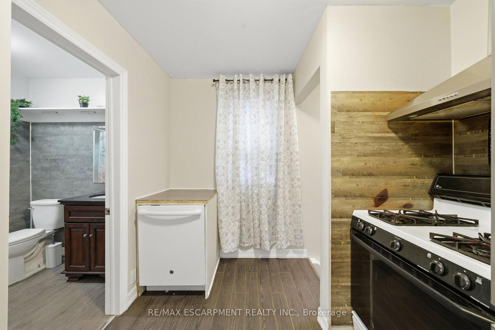 107 Broadway Street • Welland, ON photo 12