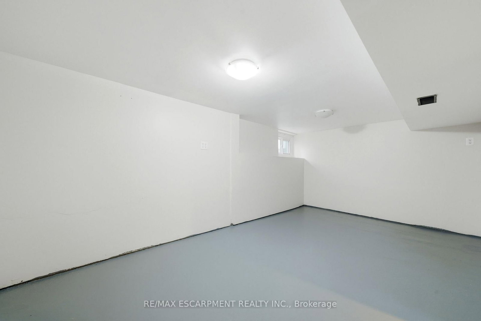 107 Broadway Street • Welland, ON photo 26