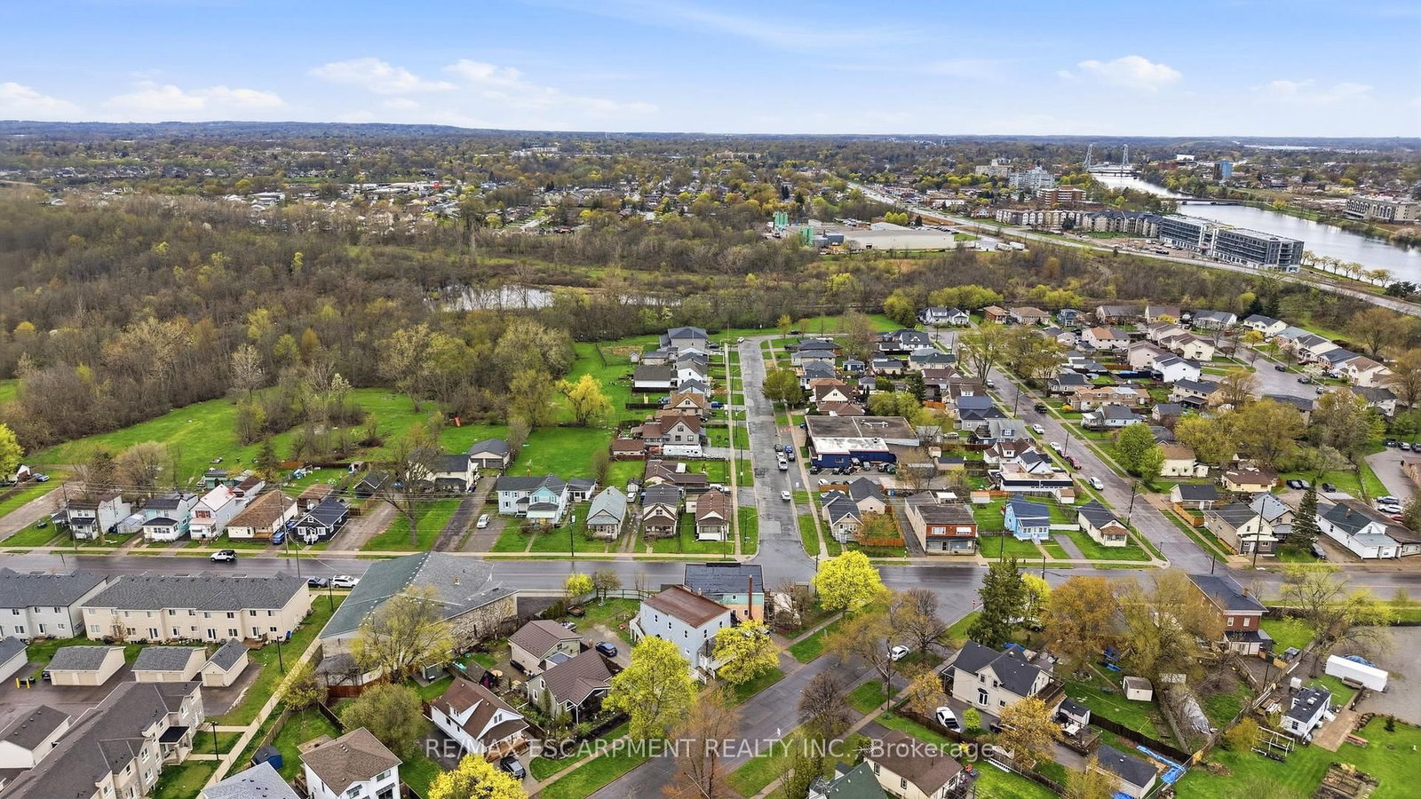 107 Broadway Street • Welland, ON photo 41
