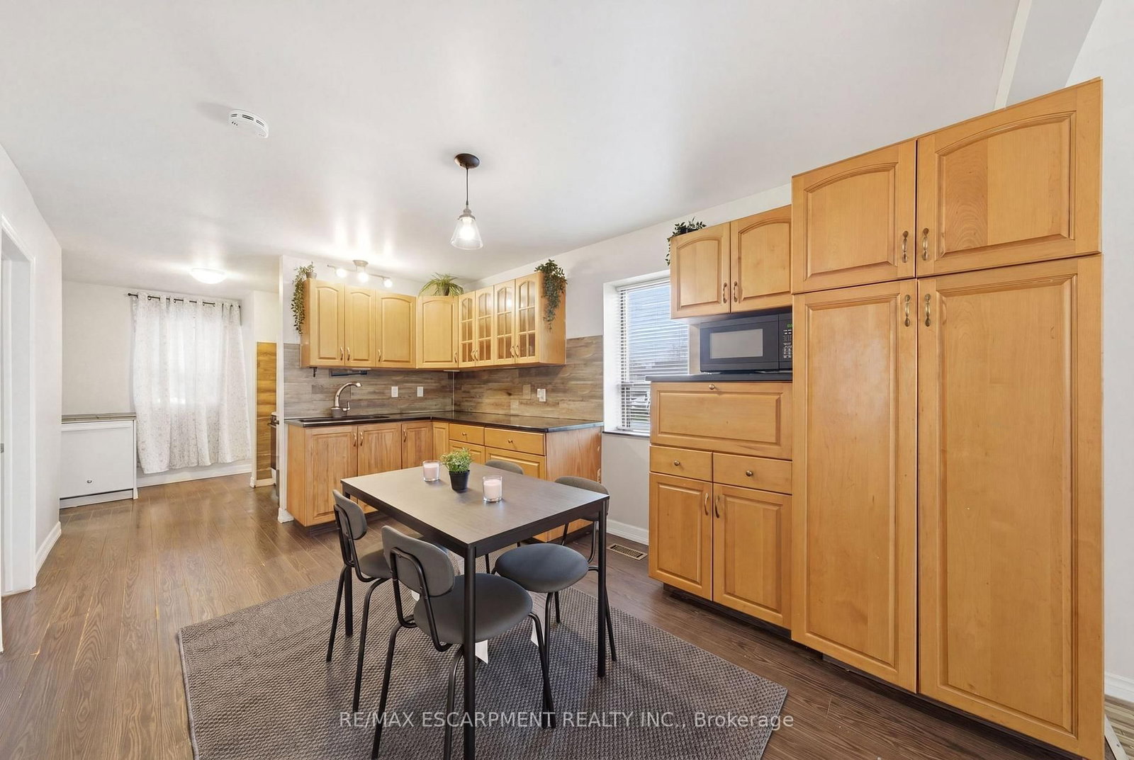 107 Broadway Street • Welland, ON photo 8