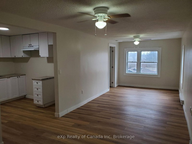 home for lease on 2-585 King Street