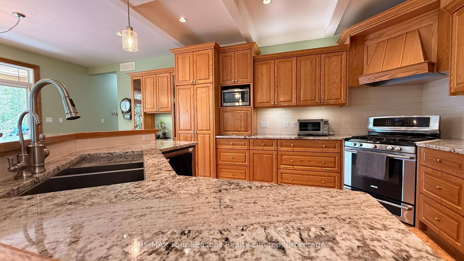 229 S Rankin Street • Saugeen Shores, ON photo 16
