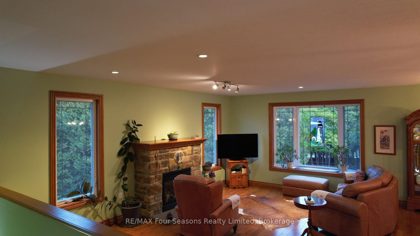 229 S Rankin Street • Saugeen Shores, ON photo 39