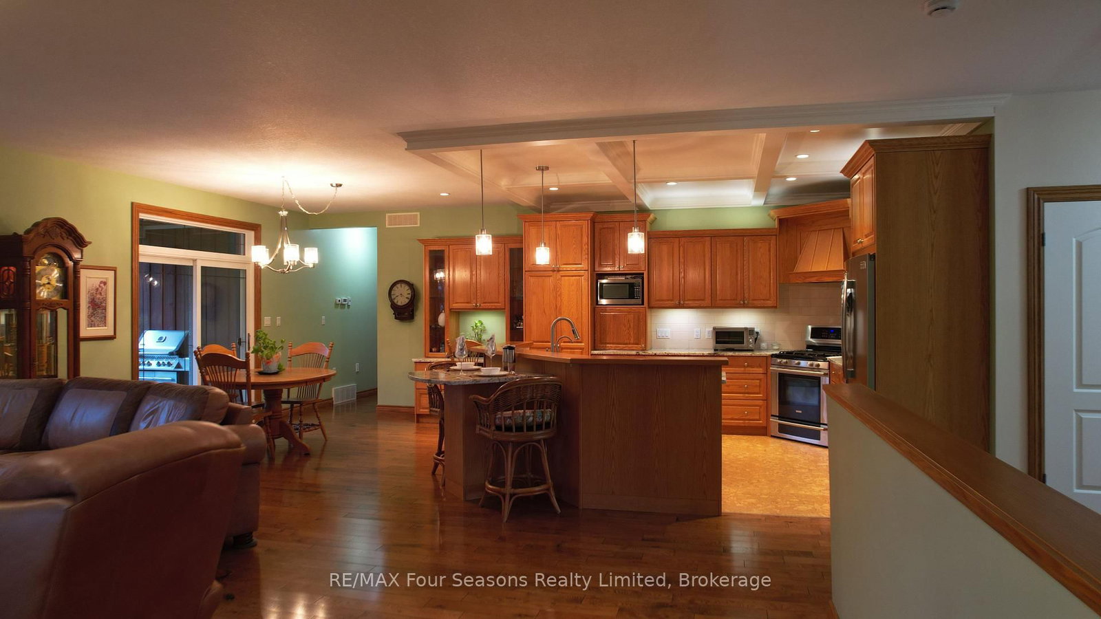 229 S Rankin Street • Saugeen Shores, ON photo 46