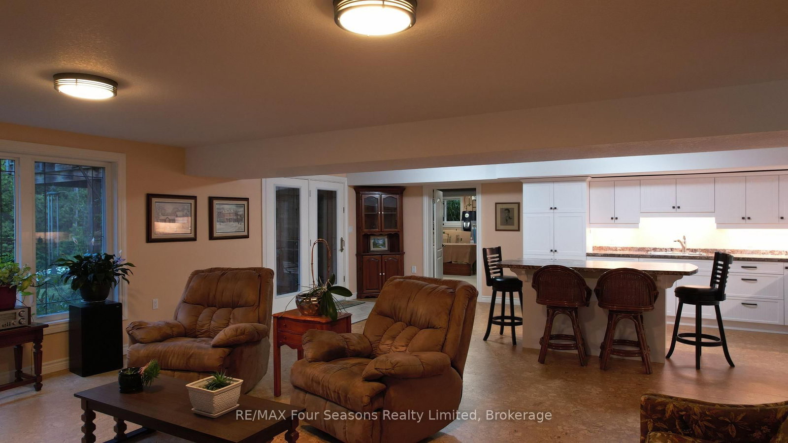 229 S Rankin Street • Saugeen Shores, ON photo 47