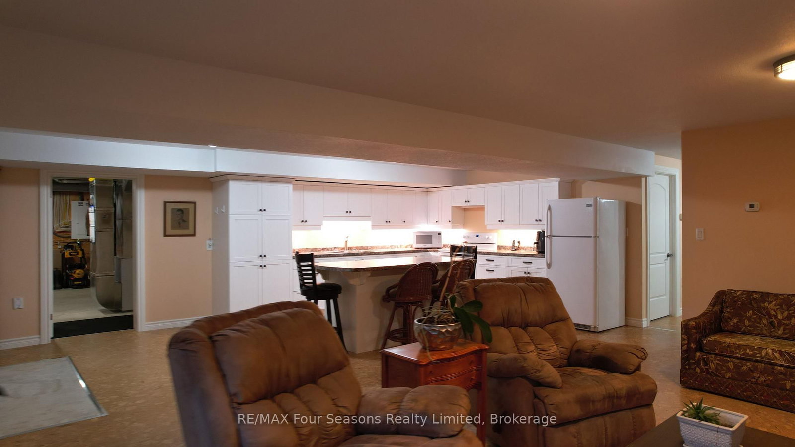 229 S Rankin Street • Saugeen Shores, ON photo 48