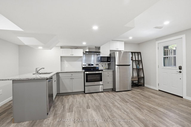 Lower Level - 43 FLEMING Crescent