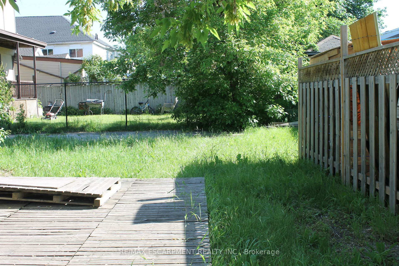 127 Robins Avenue • Hamilton, ON photo 9