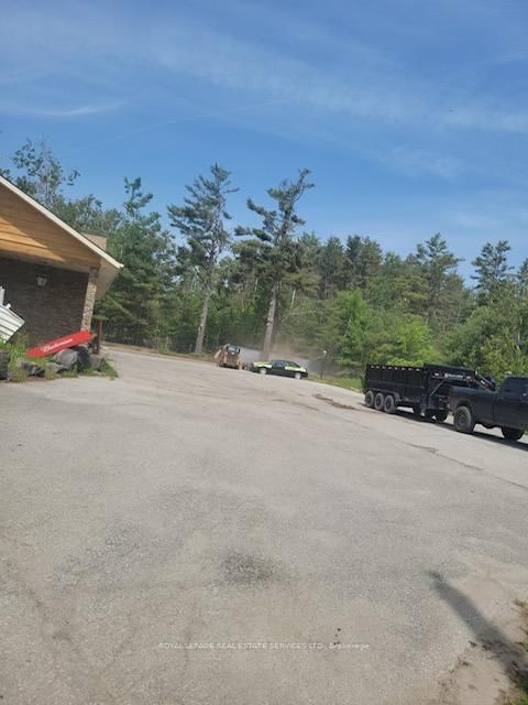 435 Bethune Drive N
