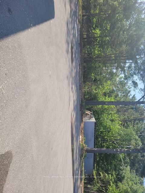 435 Bethune Drive N
