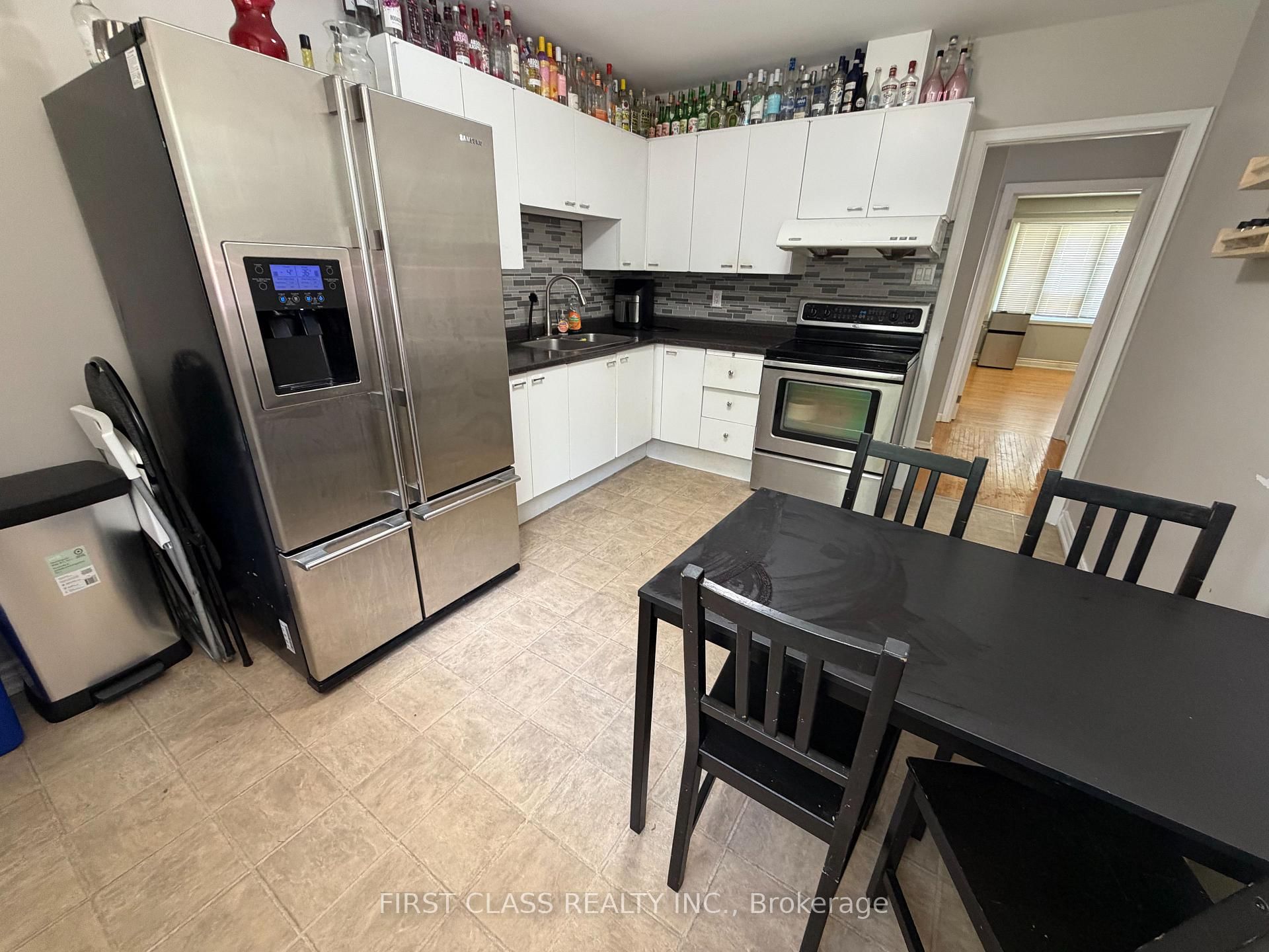 657 SEVILLA PARK Place
