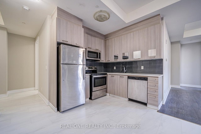 409 - 150 Main Street W