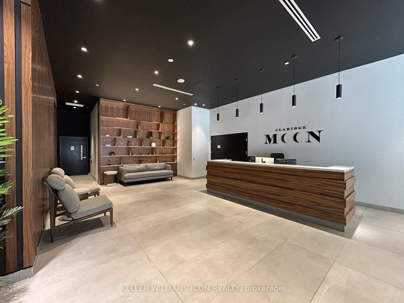 810 - 340 Queen Street