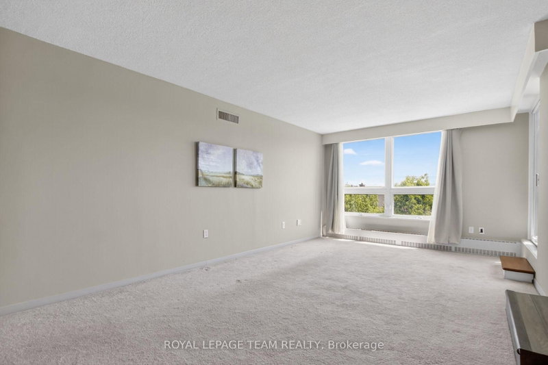 505 - 373 Laurier Avenue E
