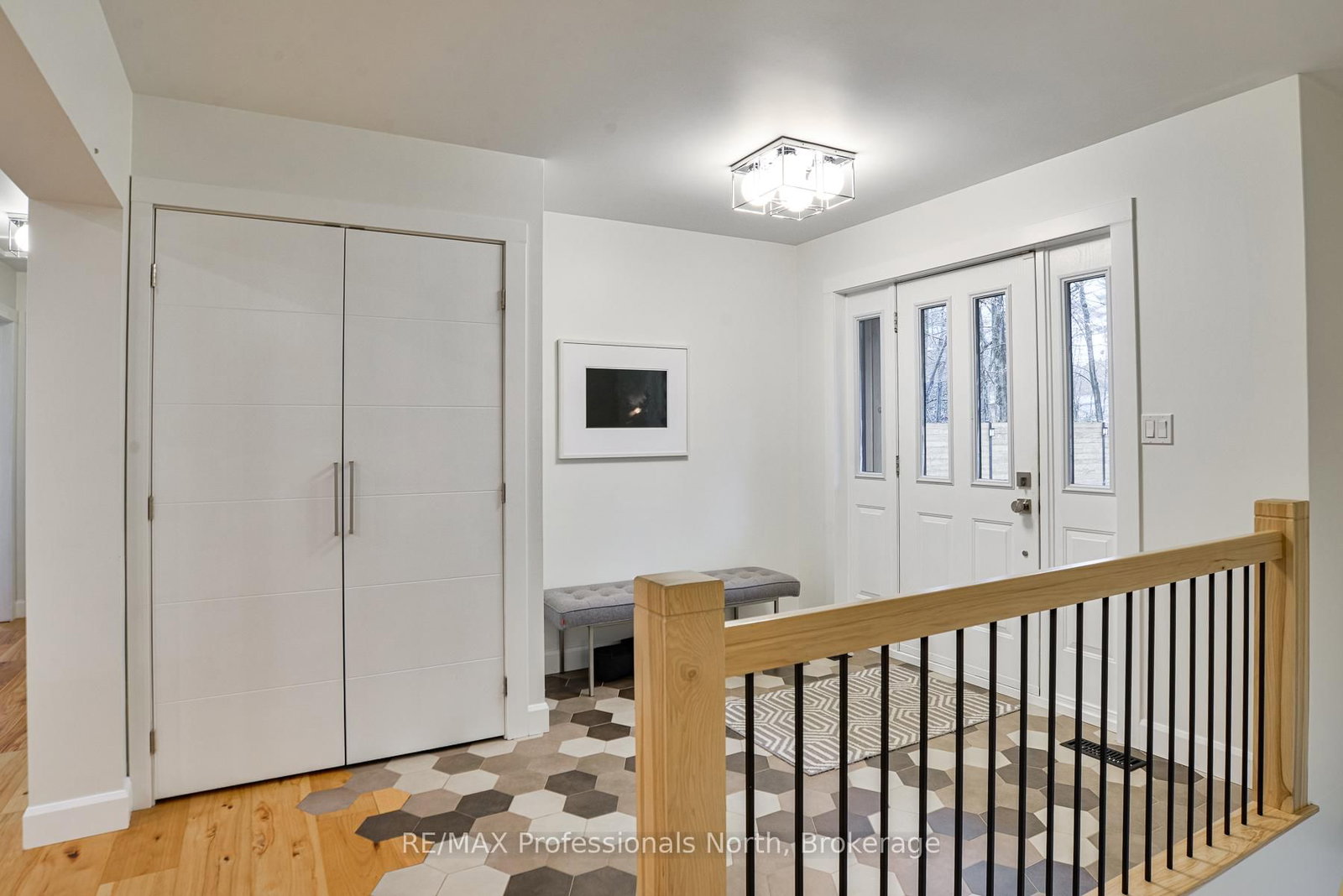 225 Blanchard Street W • Gravenhurst, ON photo 3