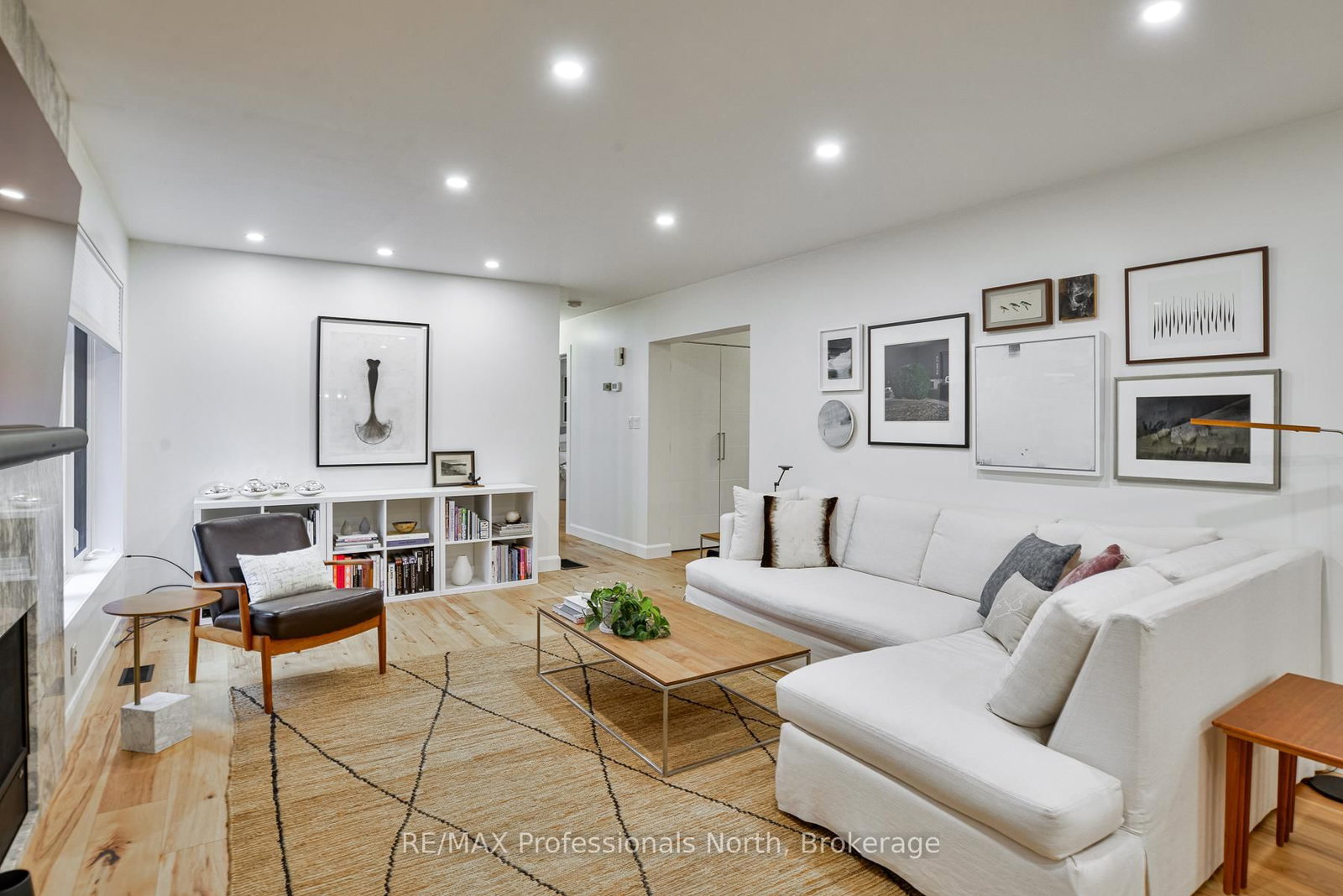 225 Blanchard Street W • Gravenhurst, ON photo 5