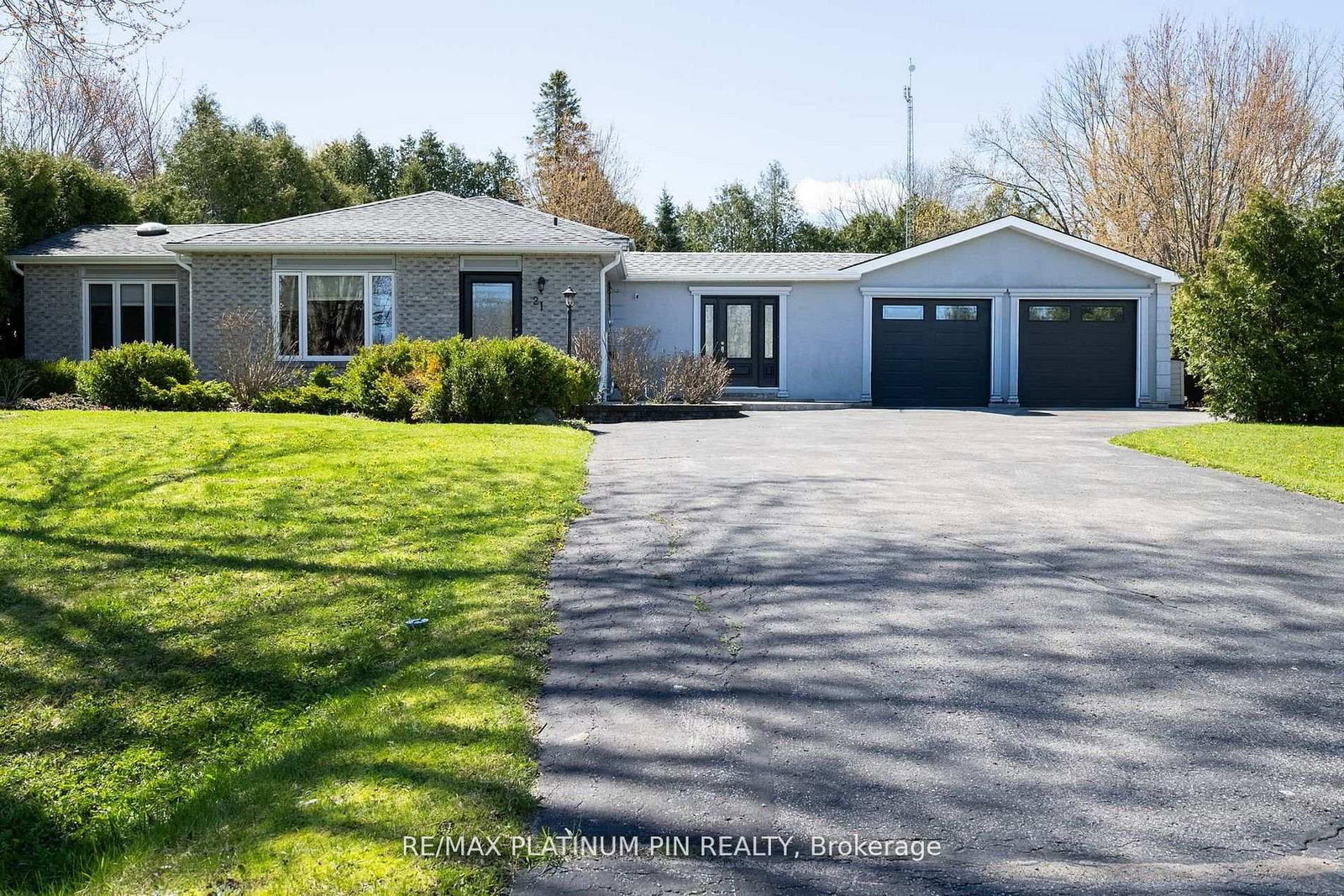 21 Longfield Drive • Kawartha Lakes, ON photo 1