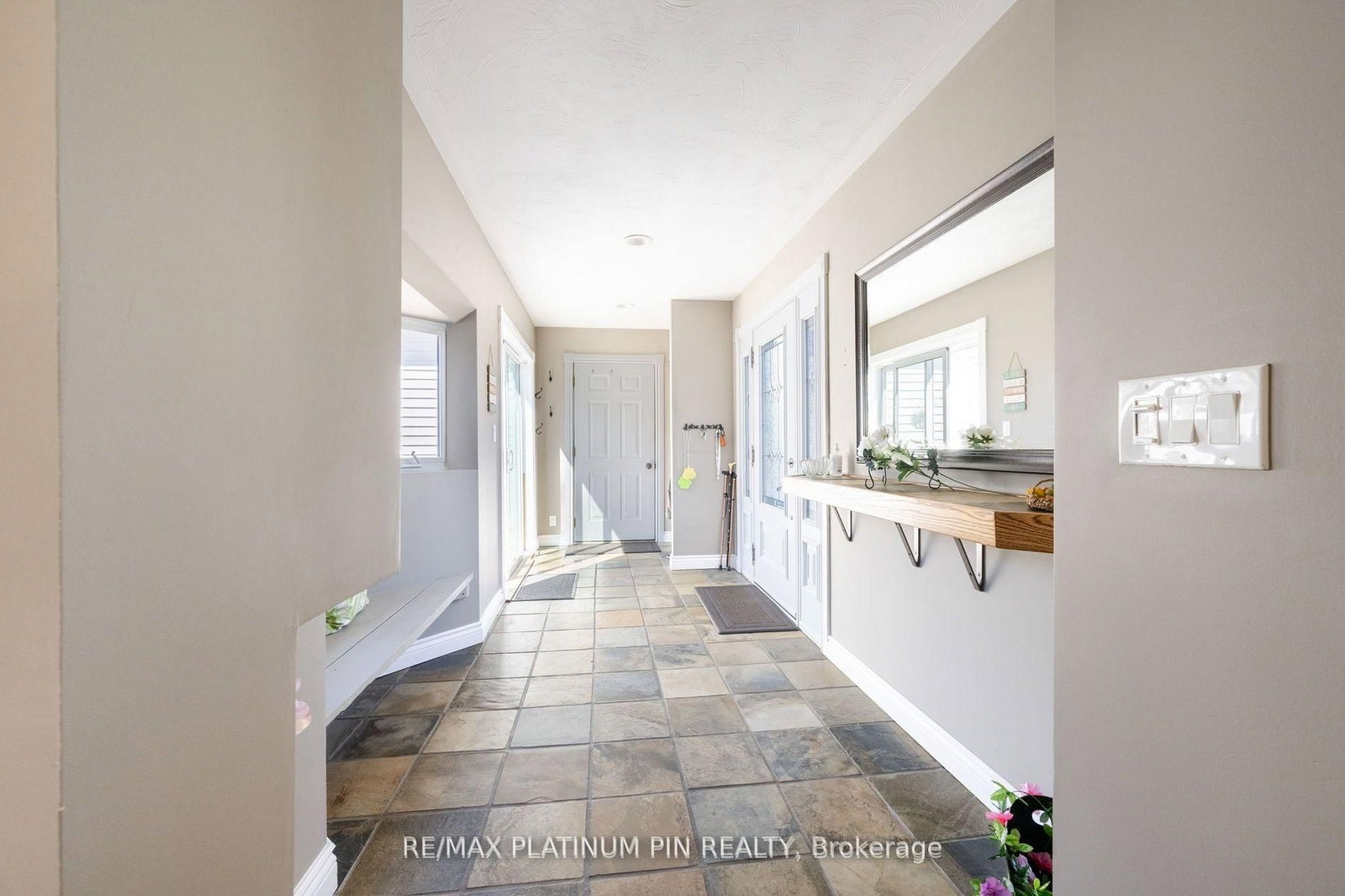 21 Longfield Drive • Kawartha Lakes, ON photo 2