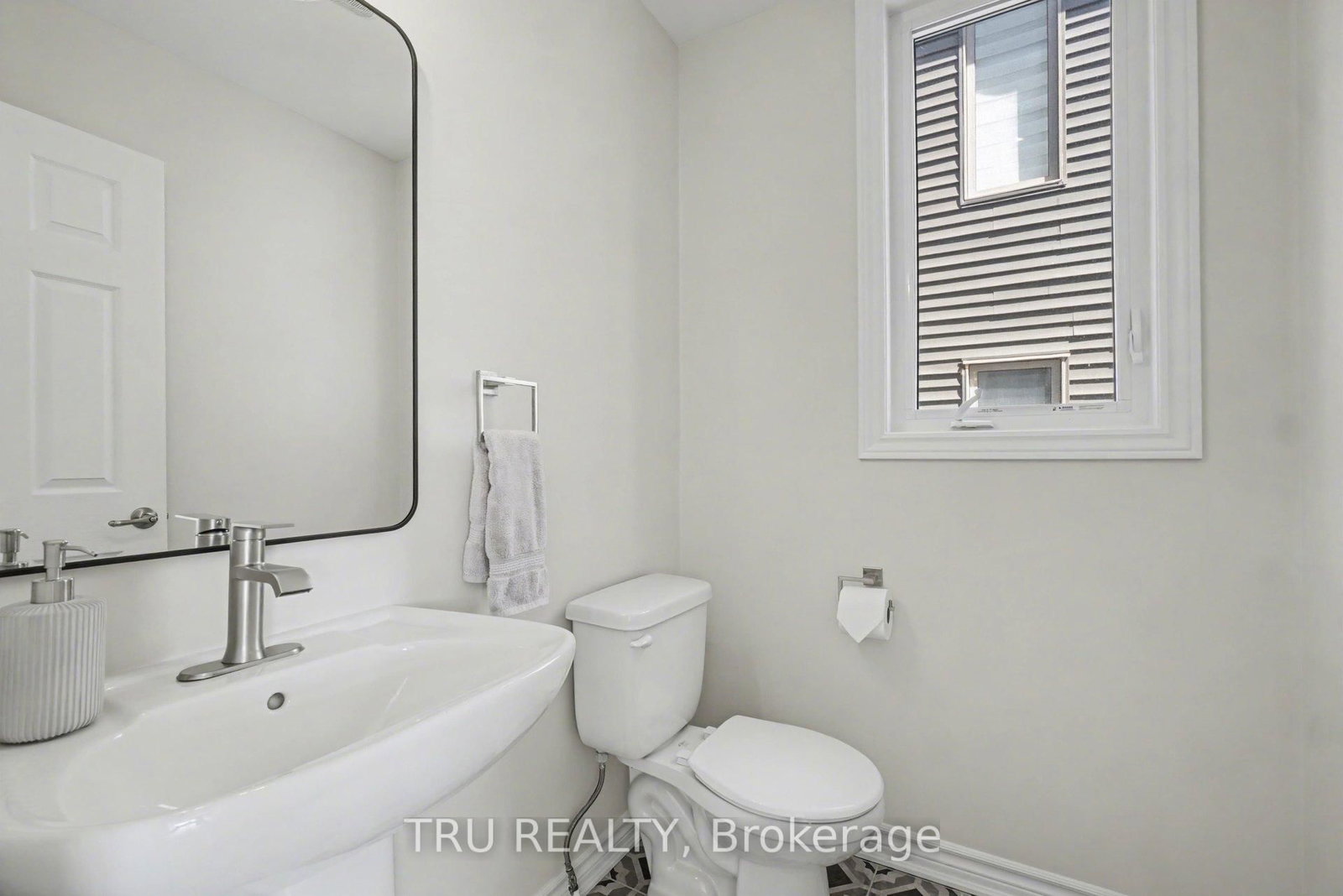 520 Rye Grass Way • Ottawa, ON photo 17