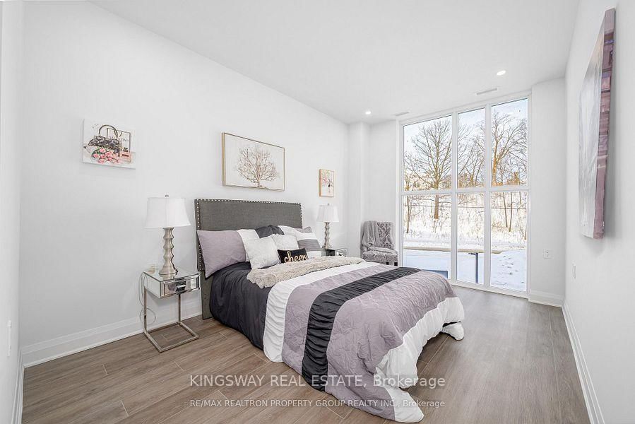 99 Louisa Street S, Unit 218