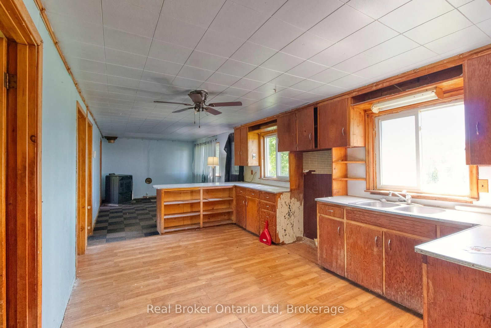 310009 Kemble Rock Road • Georgian Bluffs, ON photo 10