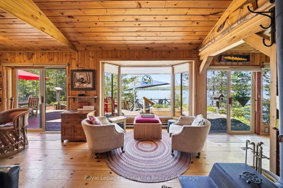 890 Mazinaw Lake • Cloyne, ON photo 8
