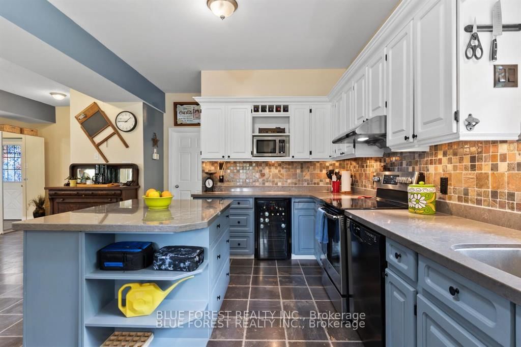 21948 Adelaide Street N • Middlesex Centre, ON photo 6