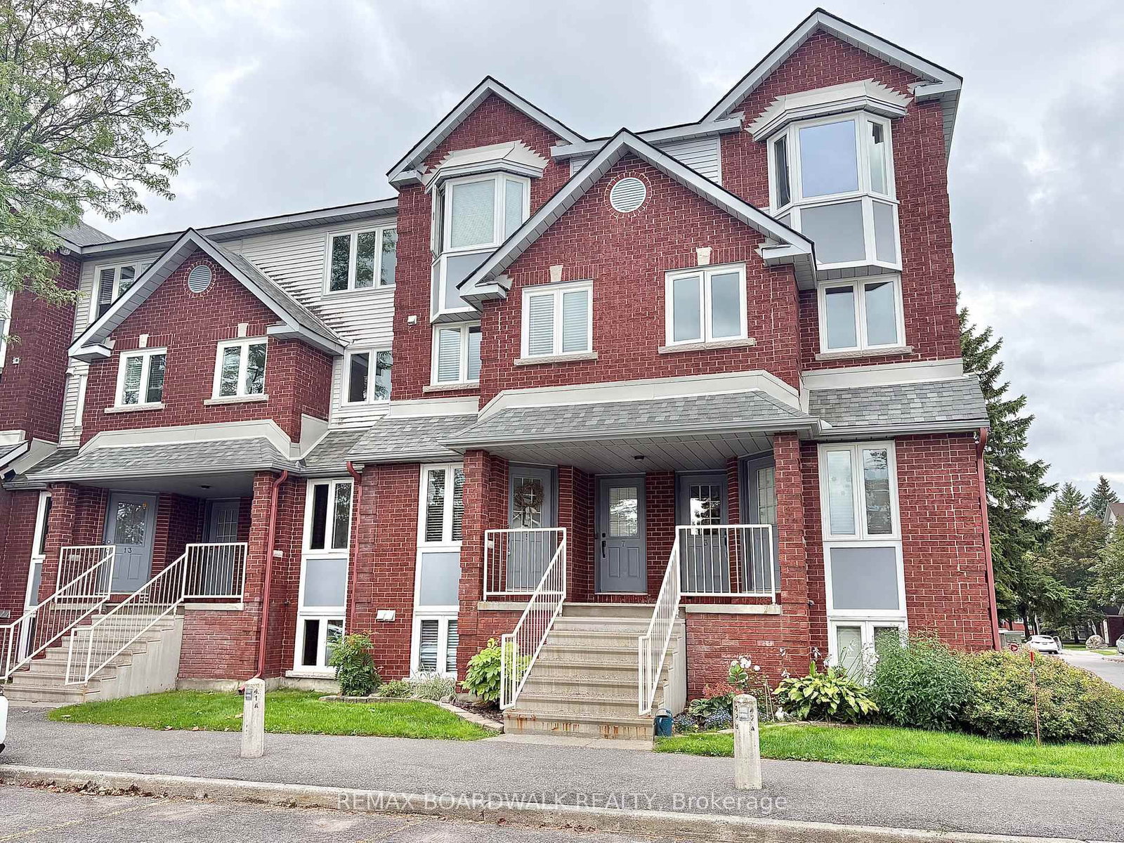 5 Briston Private • Ottawa, ON photo 1