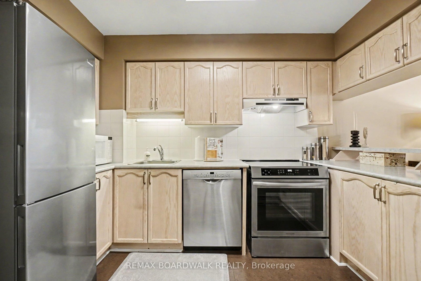 5 Briston Private • Ottawa, ON photo 6