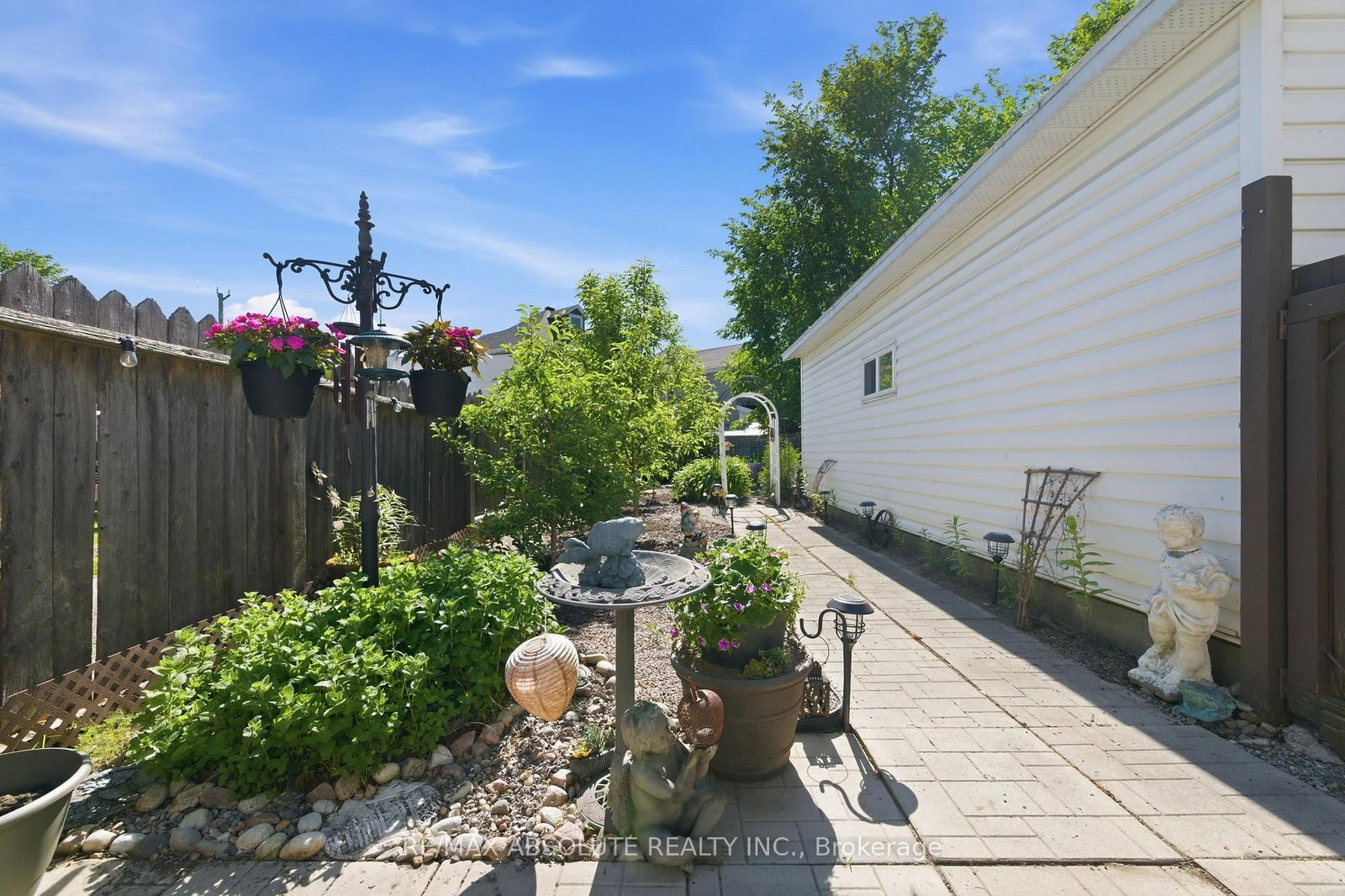 19 Leeds Street • Smiths Falls, ON photo 34